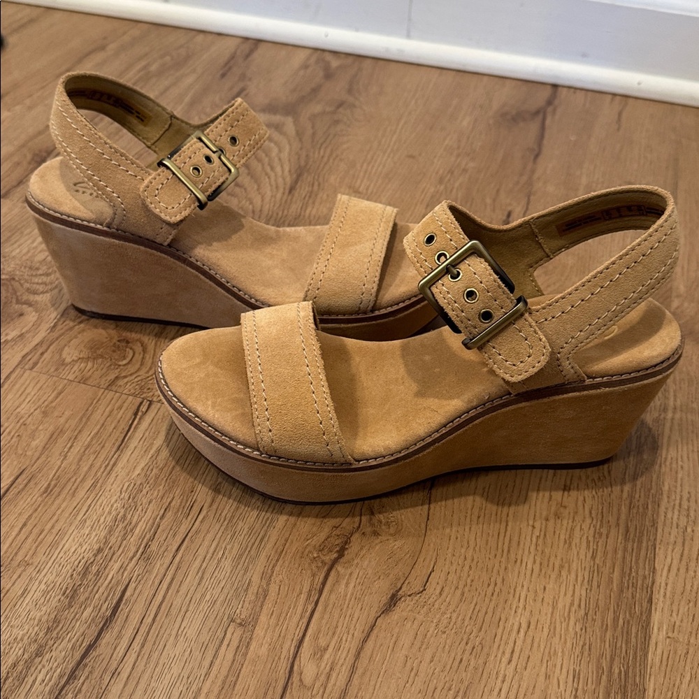 Clarks Sandals NWT &  Box